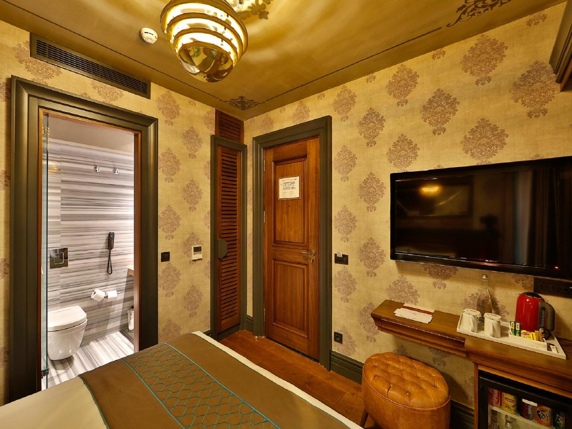 Standard Room with Atrium View